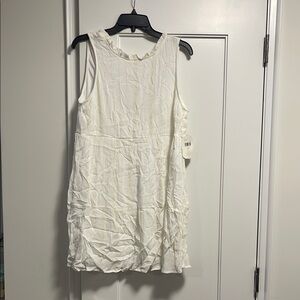 Elegant White Sleeveless Top